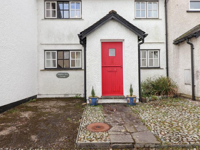 Swallows Nest Cottage, Hawkshead, Cumbria, near to Lake Windermere, off-road parking,open-plan space