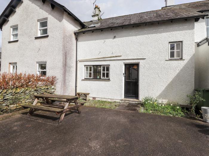 Swallows Nest Cottage, Hawkshead, Cumbria, near to Lake Windermere, off-road parking,open-plan space