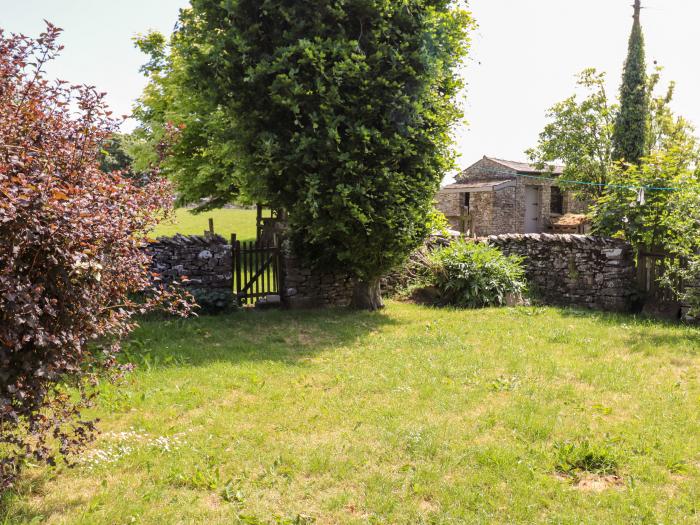 Cranesbill Barn, Newbiggin-on-Lune near Kirkby Stephen, Cumbria. In a National Park. Dog welcome. TV