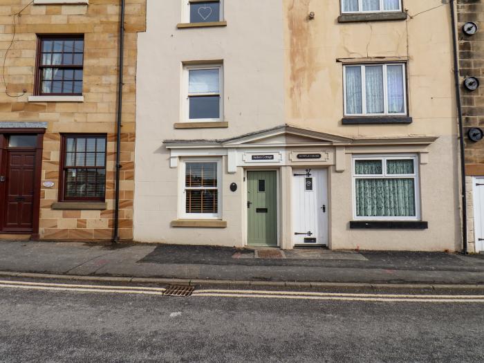 Sailors Cottage, Whitby, North Yorkshire, close to beach and local amenities, gas flame-effect stove