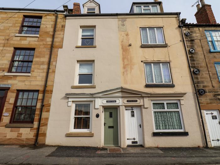 Sailors Cottage, Whitby, North Yorkshire, close to beach and local amenities, gas flame-effect stove