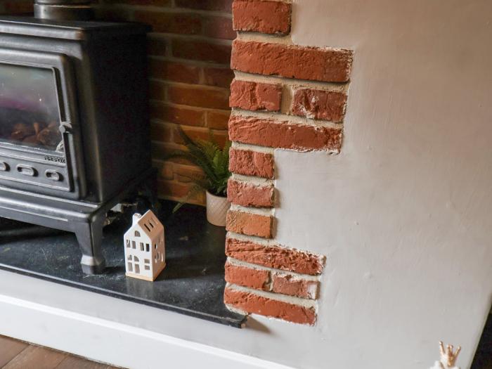 Sailors Cottage, Whitby, North Yorkshire, close to beach and local amenities, gas flame-effect stove