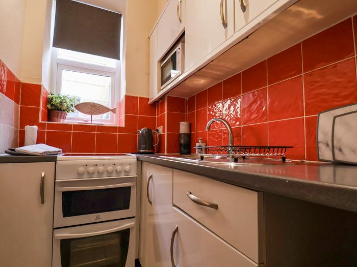 Sailors Cottage, Whitby, North Yorkshire, close to beach and local amenities, gas flame-effect stove