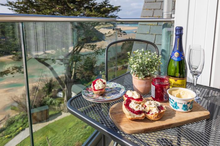 The Tower, 5 Corisande Manor, Newquay, Cornwall, private balcony, off-road parking, pretty sea view