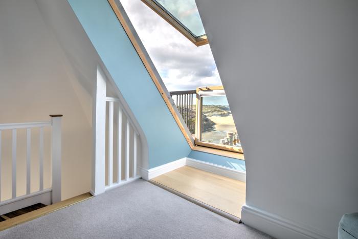 The Tower, 5 Corisande Manor, Newquay, Cornwall, private balcony, off-road parking, pretty sea view