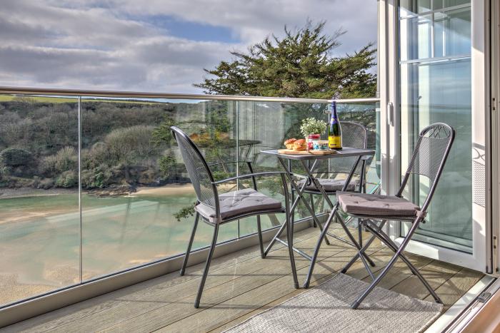 The Tower, 5 Corisande Manor, Newquay, Cornwall, private balcony, off-road parking, pretty sea view