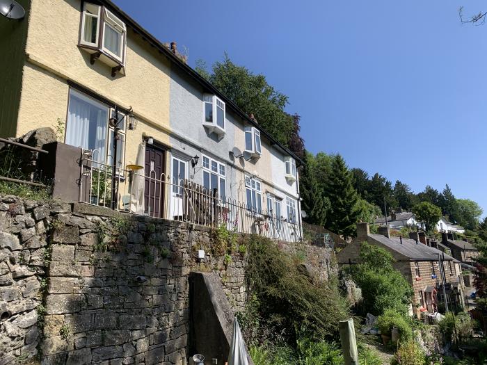 3 Charnwood Terrace, Commonwood, Matlock Bath near Matlock. Countryside views. Woodburning stove. TV