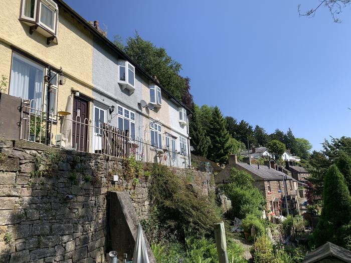 3 Charnwood Terrace, Commonwood, Matlock Bath near Matlock. Countryside views. Woodburning stove. TV