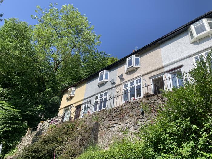 3 Charnwood Terrace, Commonwood, Matlock Bath near Matlock. Countryside views. Woodburning stove. TV