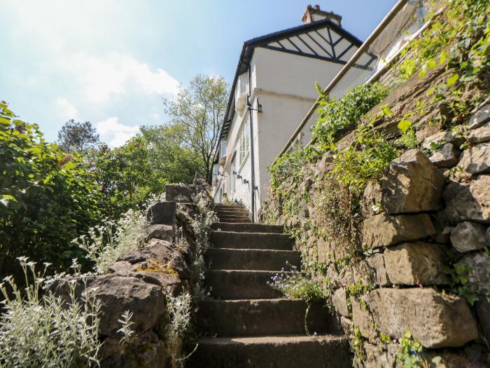 3 Charnwood Terrace, Commonwood, Matlock Bath near Matlock. Countryside views. Woodburning stove. TV