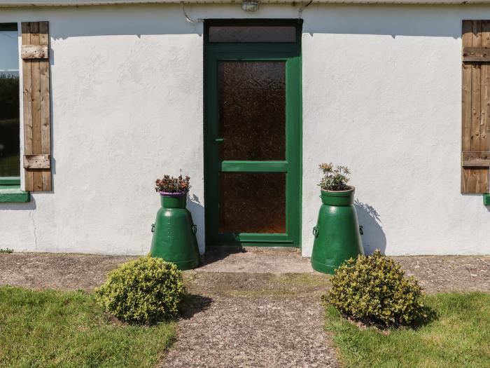 Kevin's Cottage, Ballymacoda County Cork, off-road parking, single-storey, 2 bed, close to amenities