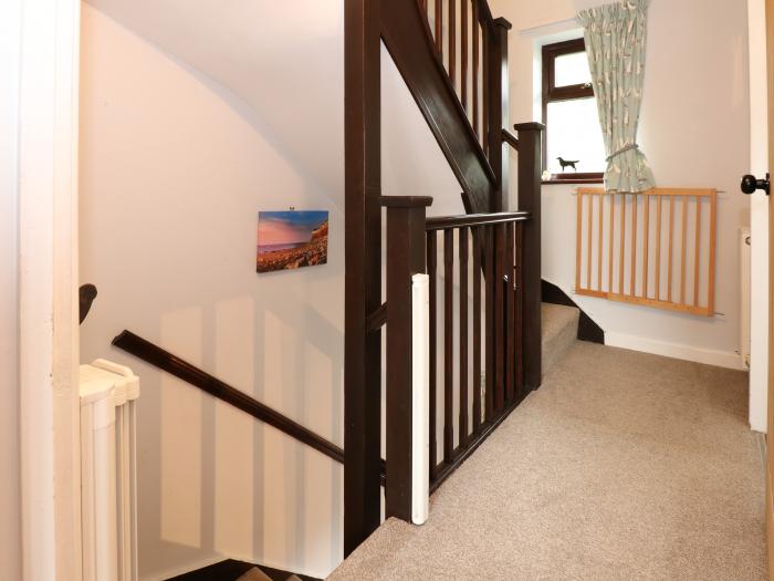 Harvey's Holiday House is in Hunstanton, Norfolk. Close to amenities and beach. Pet-friendly. Garden