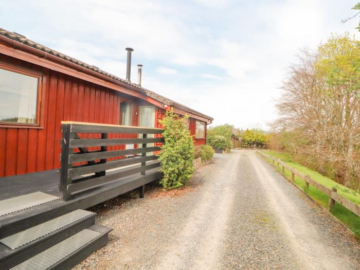 Saddleback Lodge, Yanwath, Penrith, Cumbria. Woodburning stove. Off-road parking for 2 cars. Oil CH.