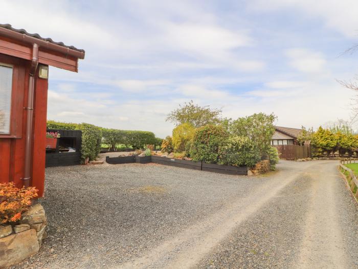 Saddleback Lodge, Yanwath, Penrith, Cumbria. Woodburning stove. Off-road parking for 2 cars. Oil CH.