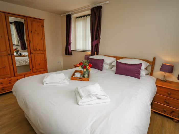 The Faulkner in Nantmel near Rhayader, Mid Wales, private decking, pet-friendly, off-road parking,.