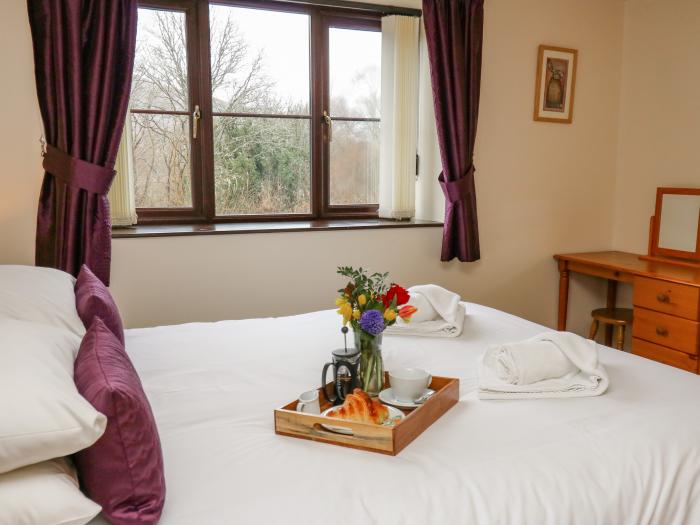 The Faulkner in Nantmel near Rhayader, Mid Wales, private decking, pet-friendly, off-road parking,.