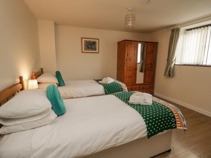 The Faulkner in Nantmel near Rhayader, Mid Wales, private decking, pet-friendly, off-road parking,.