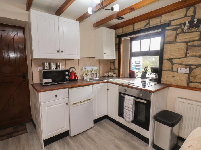 Cow Byre Cottage, Whitby North Yorkshire. One pet, off-road parking, ground-floor bedroom, open-plan