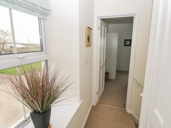 Morfa Farm Annexe, Llantwit Major, Vale of Glamorgan, countryside views, electric flame-effect stove