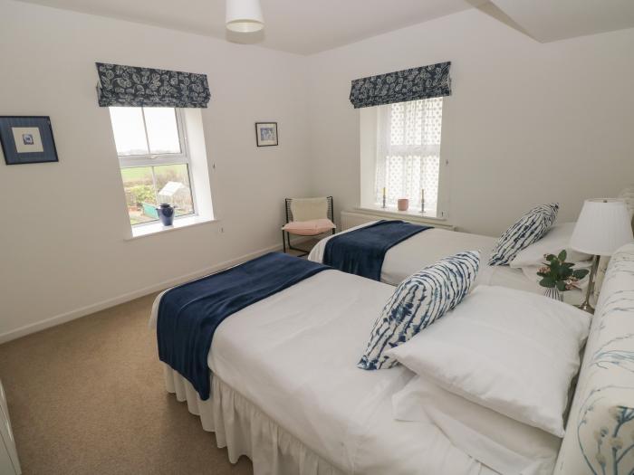 Morfa Farm Annexe, Llantwit Major, Vale of Glamorgan, countryside views, electric flame-effect stove