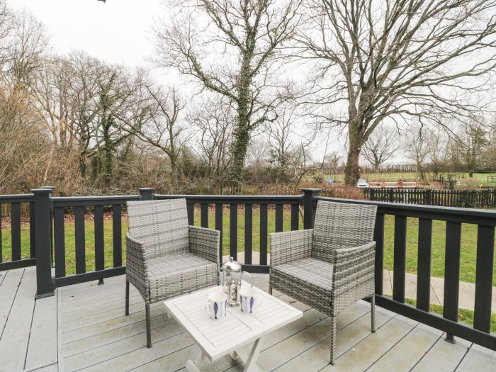 Owls Nest, Furzehill, high-end, open-plan living, pet-friendly, on-site swimming pool, tennis courts