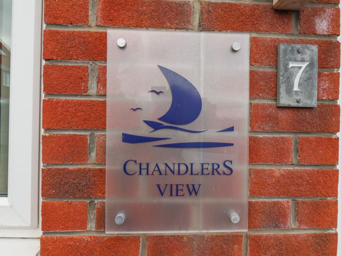 Chandler's View, Whitby, North Yorkshire, close to amenities and beach, off-road parking, stylish,