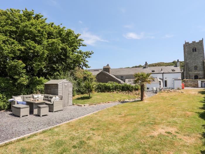 Tan Y Fynwent in Abersoch, Gwynedd, dog-friendly, enclosed garden, close to beach, garden furniture.