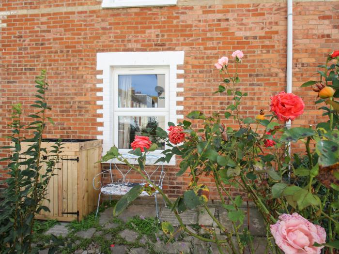 The Corner House. 2bed home in Weymouth, Dorset. Close to amenities. Near beach. Enclosed courtyard.