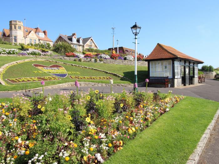 The Corner House. 2bed home in Weymouth, Dorset. Close to amenities. Near beach. Enclosed courtyard.