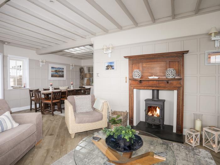 Gorse Bank, Abersoch, Gwynedd, North Wales, close to amenities and the beach, Smart TV, traditional,