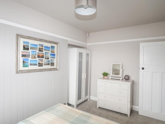 Gorse Bank, Abersoch, Gwynedd, North Wales, close to amenities and the beach, Smart TV, traditional,