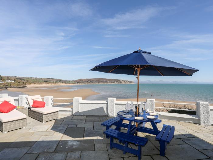 Gorse Bank, Abersoch, Gwynedd, North Wales, close to amenities and the beach, Smart TV, traditional,