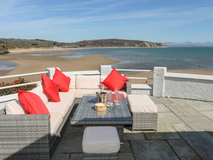 Gorse Bank, Abersoch, Gwynedd, North Wales, close to amenities and the beach, Smart TV, traditional,