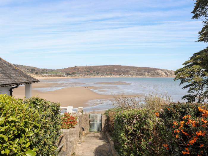 Gorse Bank, Abersoch, Gwynedd, North Wales, close to amenities and the beach, Smart TV, traditional,