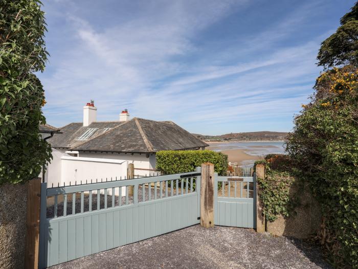 Gorse Bank, Abersoch, Gwynedd, North Wales, close to amenities and the beach, Smart TV, traditional,