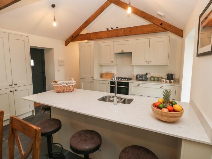 The Byre, St Brides Major, Vale of Glamorgan, pets, working farm, enclosed garden with lawn, hot tub