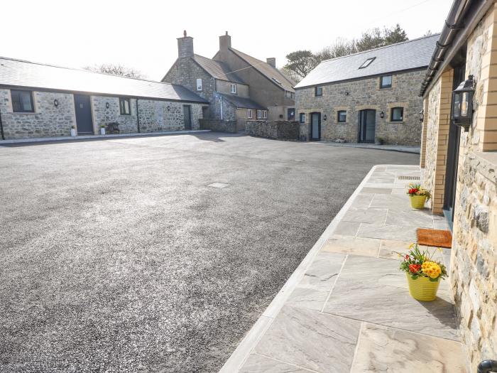 The Byre, St Brides Major, Vale of Glamorgan, pets, working farm, enclosed garden with lawn, hot tub