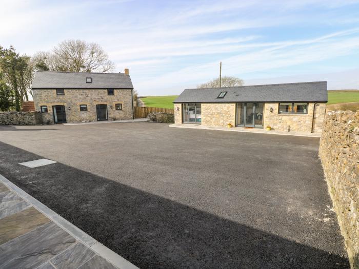 The Byre, St Brides Major, Vale of Glamorgan, pets, working farm, enclosed garden with lawn, hot tub