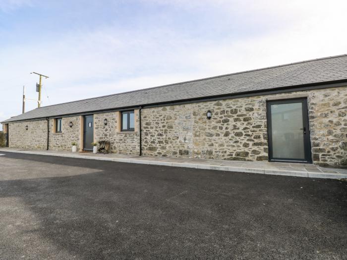 The Byre, St Brides Major, Vale of Glamorgan, pets, working farm, enclosed garden with lawn, hot tub