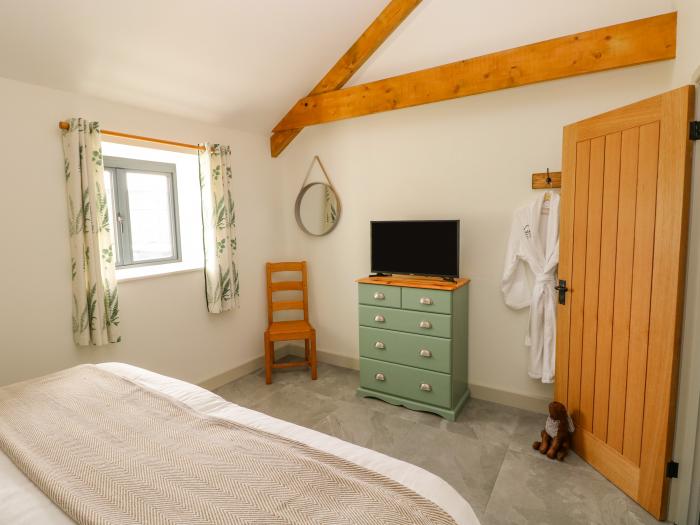 The Byre, St Brides Major, Vale of Glamorgan, pets, working farm, enclosed garden with lawn, hot tub