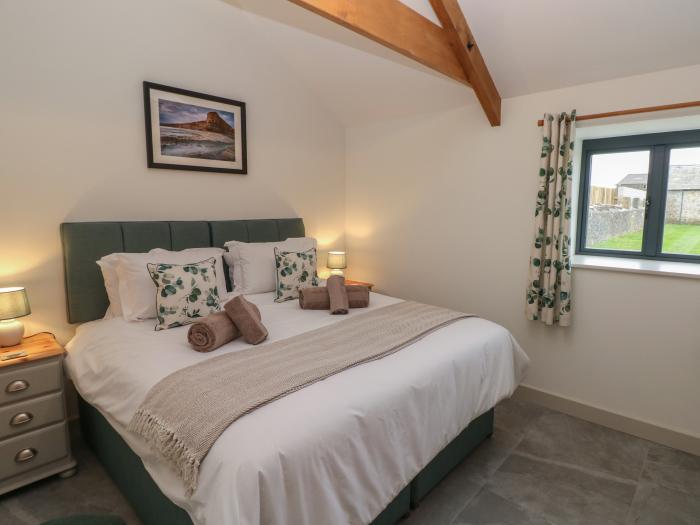 The Byre, St Brides Major, Vale of Glamorgan, pets, working farm, enclosed garden with lawn, hot tub