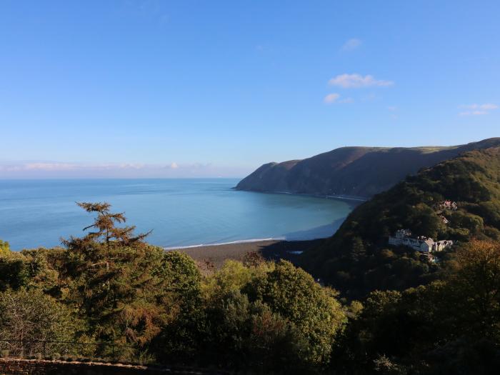 Chalet Log Cabin C9, Combe Martin, Devon. Family-friendly, near the beach, National Park, pet-free.