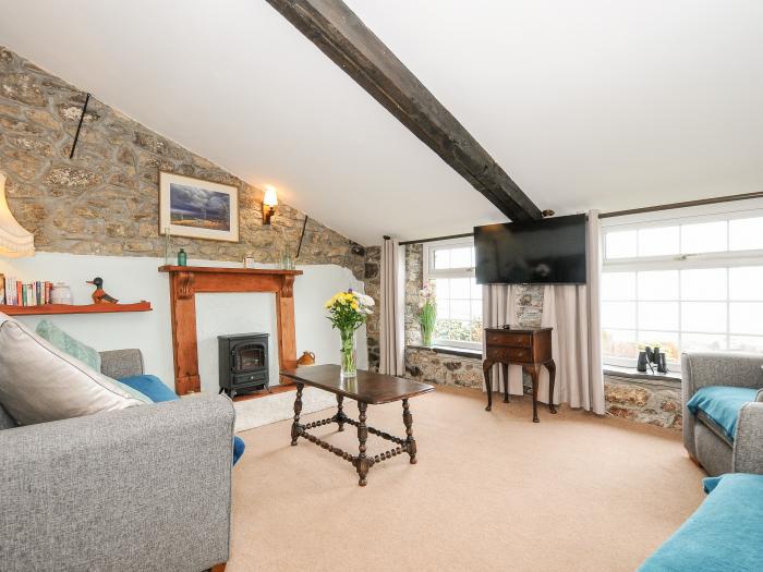 Bickle Bice Cottage, Upton Cross, pet-friendly, rural setting, off-road parking, Smart TV, farmland.