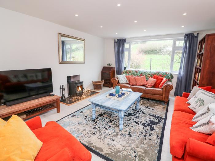 Captains Lodge, Dartmouth, Devon. Countryside location. Pet-friendly. Open-pan. Close to a beach. TV