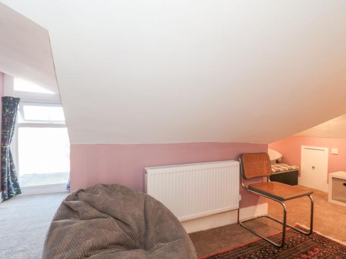 Flat 3 in Weymouth, Dorset. Two-bedroom, duplex apartment near beach and amenities. Stylish. Coastal