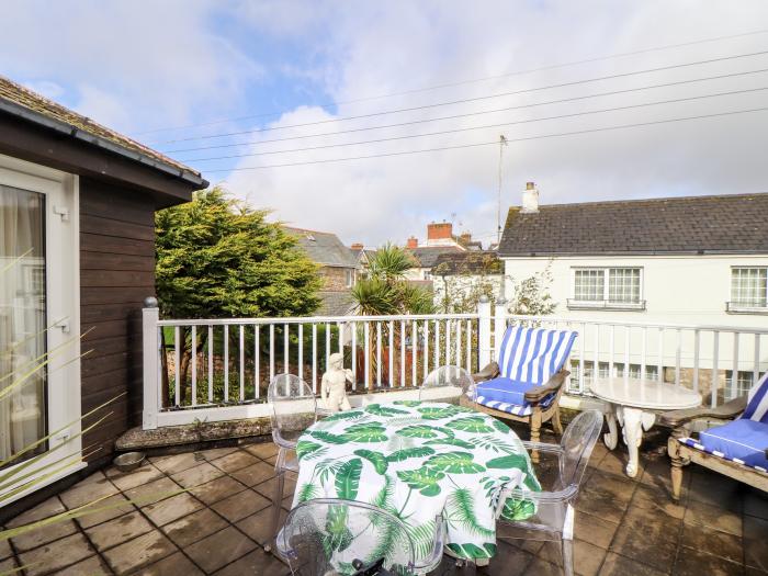 The Hexagon House in Goldsithney, Cornwall. Close to amenities and a beach, pet-friendly. 2 bedroom