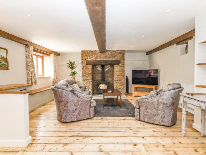 Bunts Barn, Northlew, Hatherleigh, Devon, off-road parking, woodburning stove, pet-free, woodburner.