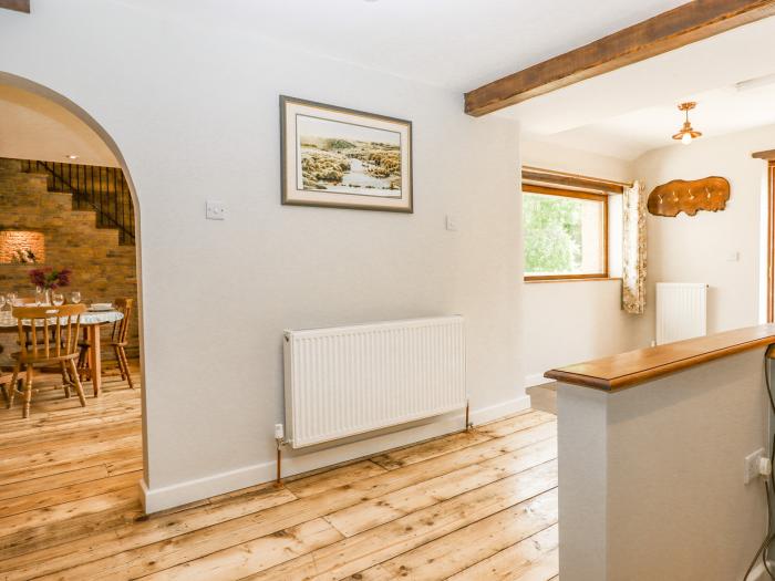 Bunts Barn, Northlew, Hatherleigh, Devon, off-road parking, woodburning stove, pet-free, woodburner.