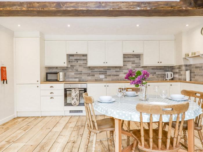 Bunts Barn, Northlew, Hatherleigh, Devon, off-road parking, woodburning stove, pet-free, woodburner.