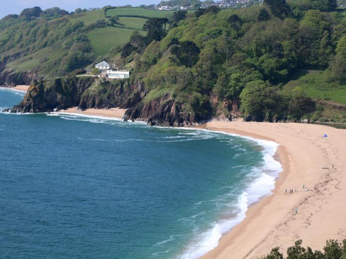 Captain's Lookout in Stoke Fleming, Devon. Two-bedroom cottage enjoying sea views and near amenities